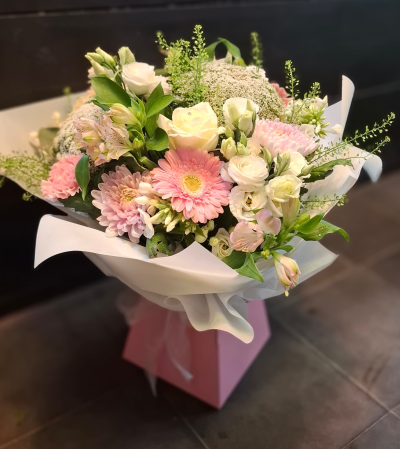 Fresh Air - A water bubble crammed with outstanding flowers, minimal fuss, maximum joy… Simply display and enjoy.