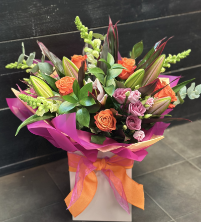 Coral Kiss No. 08 - A vibrant bouquet in coral, pink and fresh green tones, designed with a bold, modern feel.